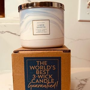 Bath and Body Works Candle - Linen sheets